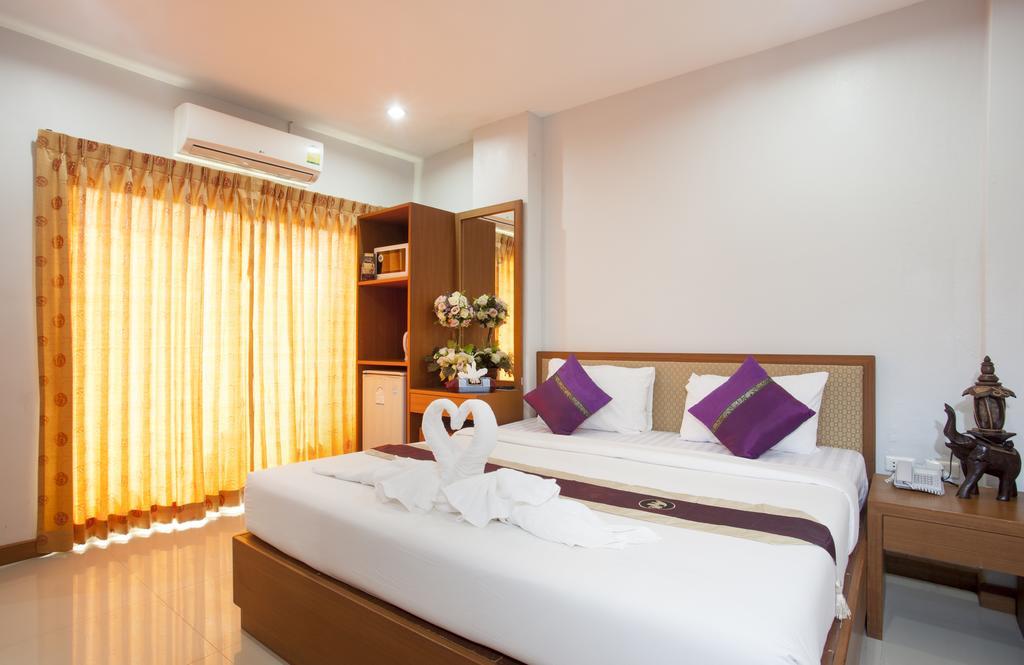 Hip Yaya Residences Patong Exterior foto