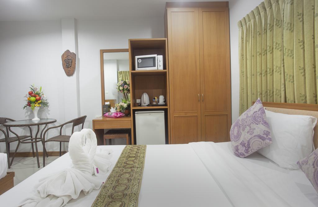 Hip Yaya Residences Patong Exterior foto