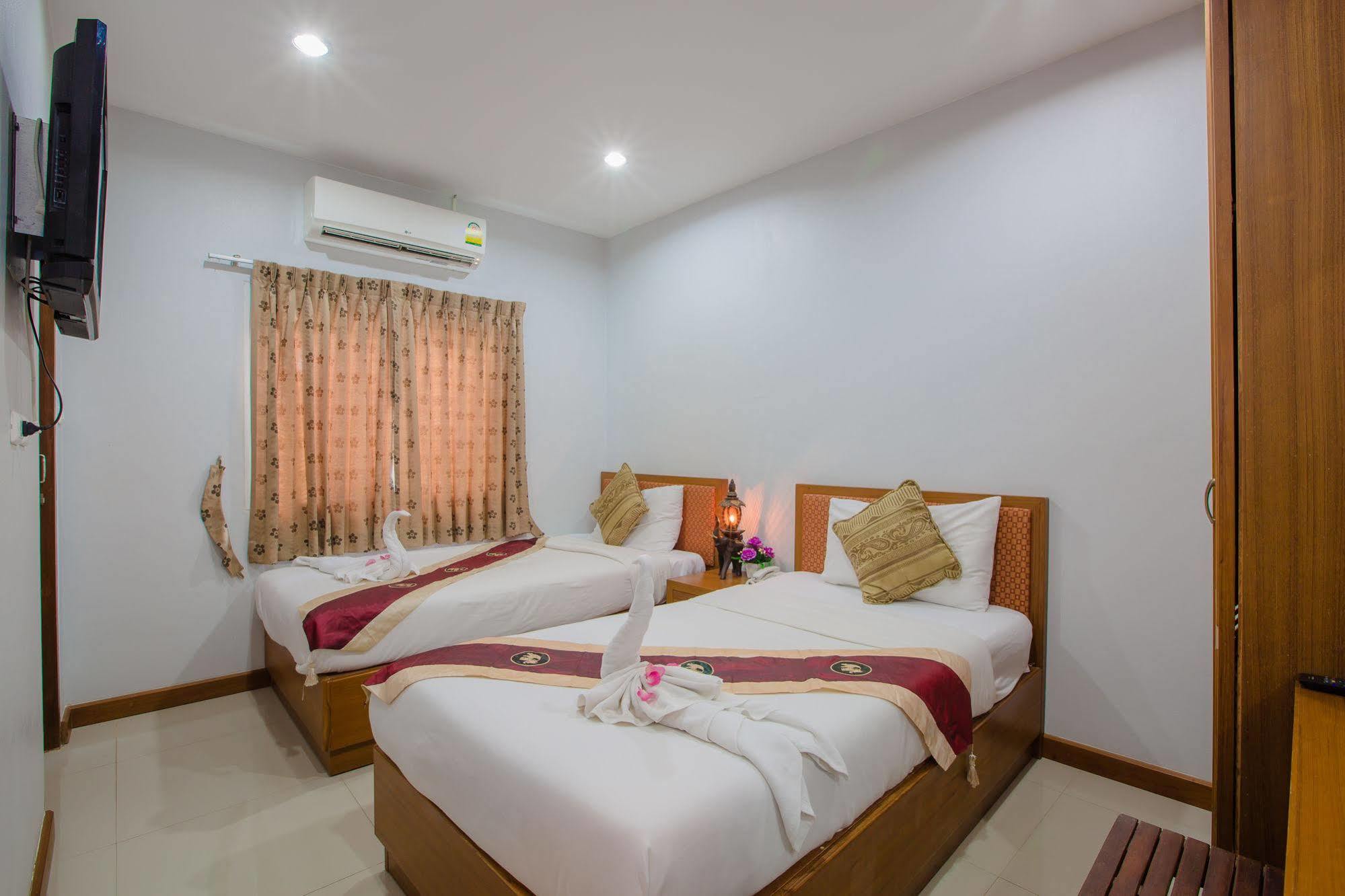 Hip Yaya Residences Patong Exterior foto